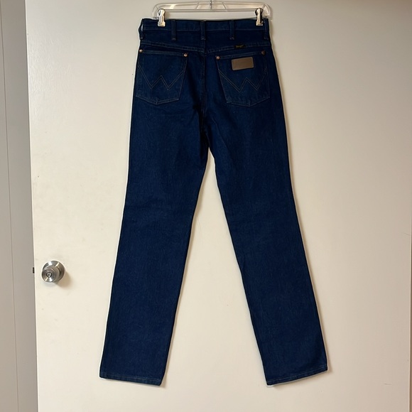 Men’s Bootcut Wrangler Jeans - Picture 2 of 3